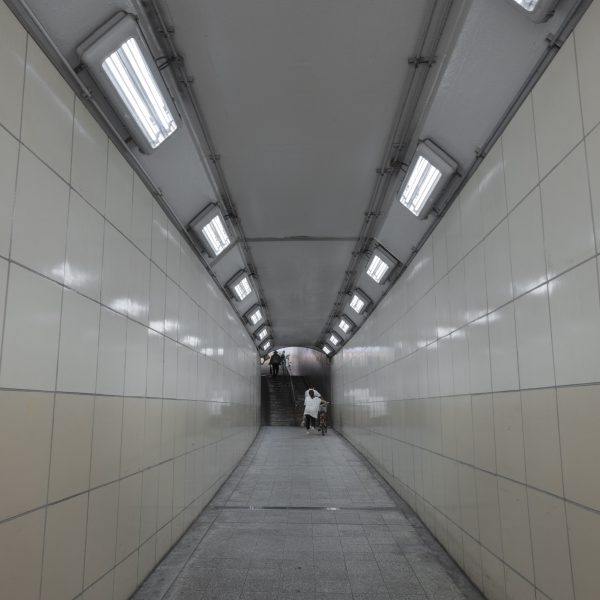 Minimalist hallways background 600x600